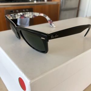Ray ban Limited Edition London Print Wayfarers